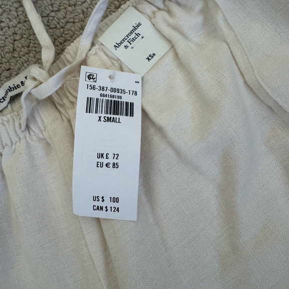 Abercrombie & Fitch Cream Wide Leg Pants and top with Blue Floral Embroidery - Picture 4 of 5